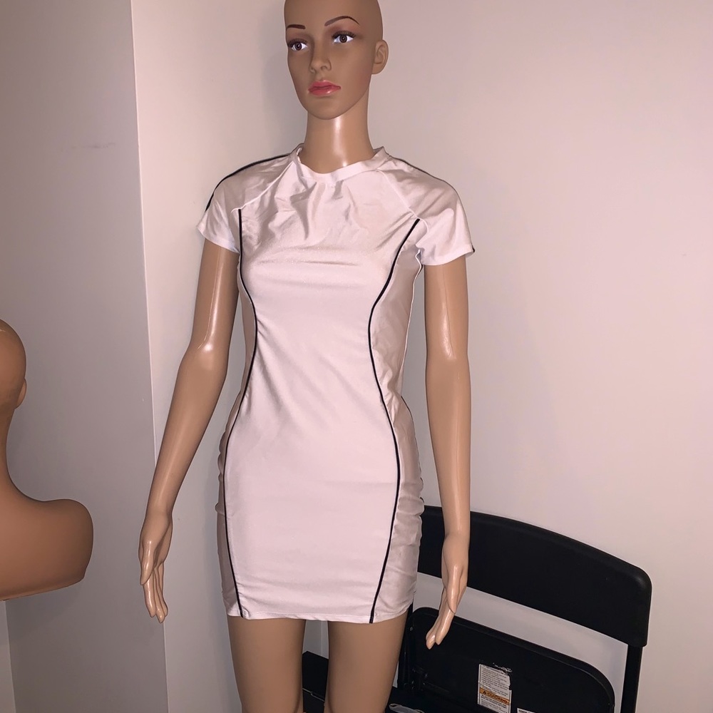 White bodycon dress